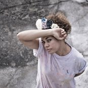 Andreya Triana - List pictures