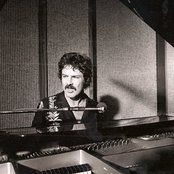 Burton Cummings - List pictures