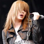 Anouk - List pictures