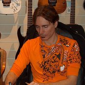 Steve Vai - List pictures