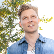 Frankie Ballard - List pictures