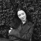 Holly Cole - List pictures