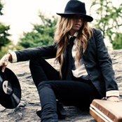 Kendra Morris - List pictures