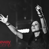 Kari Jobe - List pictures