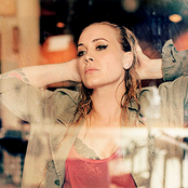 Anouk - List pictures