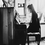 Amanda Mair - List pictures