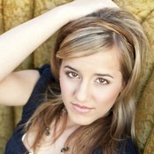 Mary Sarah - List pictures