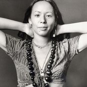 Yvonne Elliman - List pictures