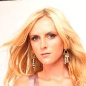 Maria Arredondo - List pictures