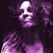 Linda Perry - List pictures
