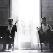 Hurts - List pictures