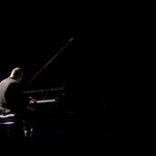 Ludovico Einaudi - List pictures
