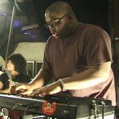 De Facto - List pictures