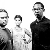 Buraka Som Sistema - List pictures