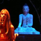 Deva Premal - List pictures