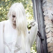 Holly Henry - List pictures