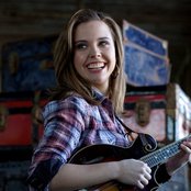 Sierra Hull - List pictures