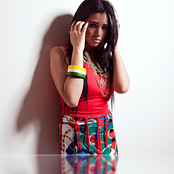 Jasmine V - List pictures