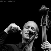 Avishai Cohen - List pictures