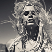 Lauren Bennett - List pictures