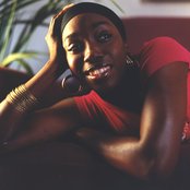 Estelle - List pictures