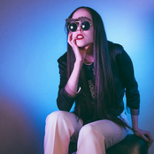 Allie X - List pictures