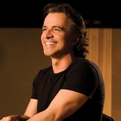 Yanni - List pictures