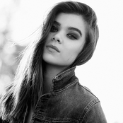 Hailee Steinfeld - List pictures