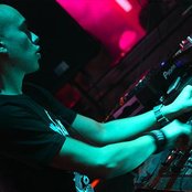 Headhunterz - List pictures