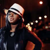Angie Stone - List pictures