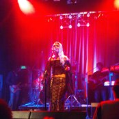 Mostly Autumn - List pictures