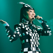 Yumi Arai - List pictures