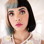 Melanie Martinez - List pictures