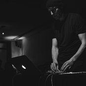 Loscil - List pictures