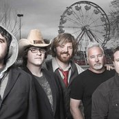 Cadillac Sky - List pictures