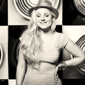 Kerry Ellis - List pictures
