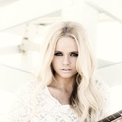 Alli Simpson - List pictures