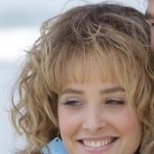 Robin Sparkles - List pictures