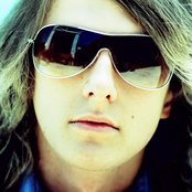 Stars Go Dim - List pictures