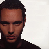 Undercover - List pictures