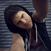 Dustin Tavella - List pictures