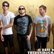 Destroy The Runner - List pictures