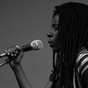 Jah9 - List pictures