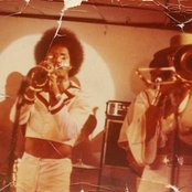 L.t.d - List pictures