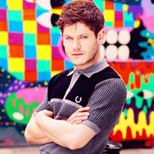 Iwan Rheon - List pictures