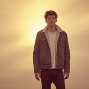 Fakear - List pictures