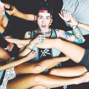 T. Mills - List pictures