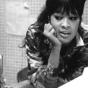 Ronnie Spector - List pictures