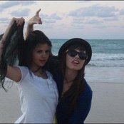 Selena Gomez & Demi Lovato - List pictures