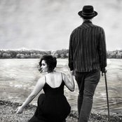 Iris Lune - List pictures